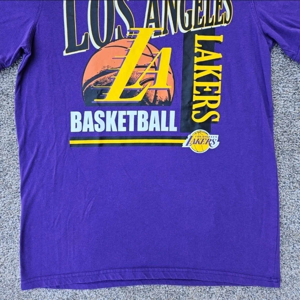 Vintage LA Lakers Los Angeles Spellout T Shirt NBA Basketball USA Unisex M